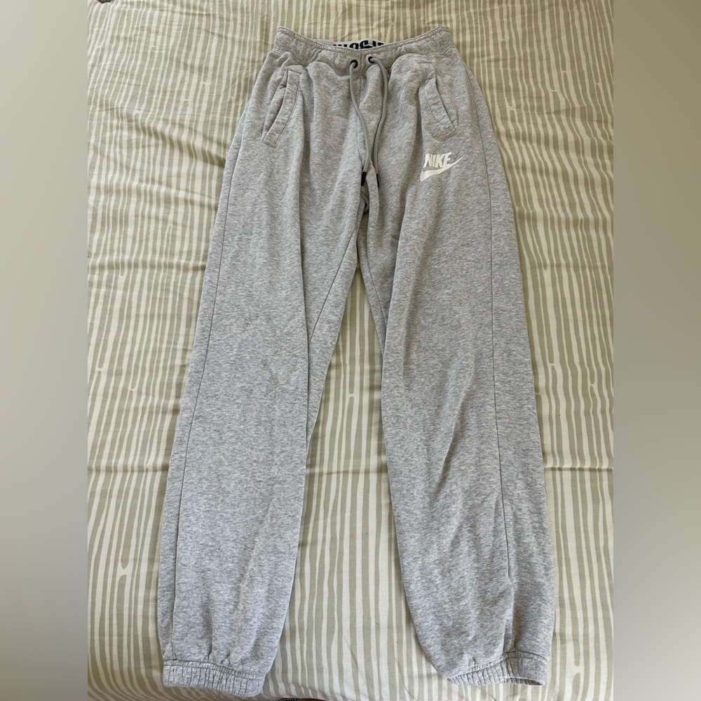 nike grey sweatpants